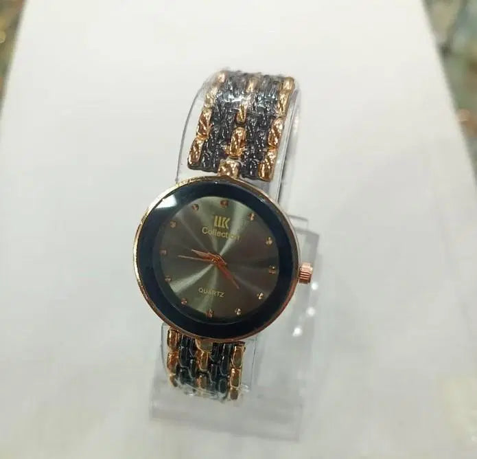 Look loom elegant couple matching watches set with black and gold chain link strap and round black dial
