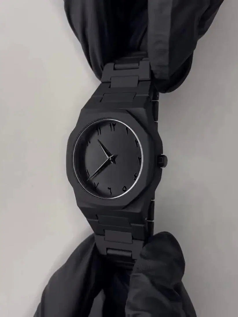 Look loom black unisex quartz analogue watch with minimalist design and metal link band