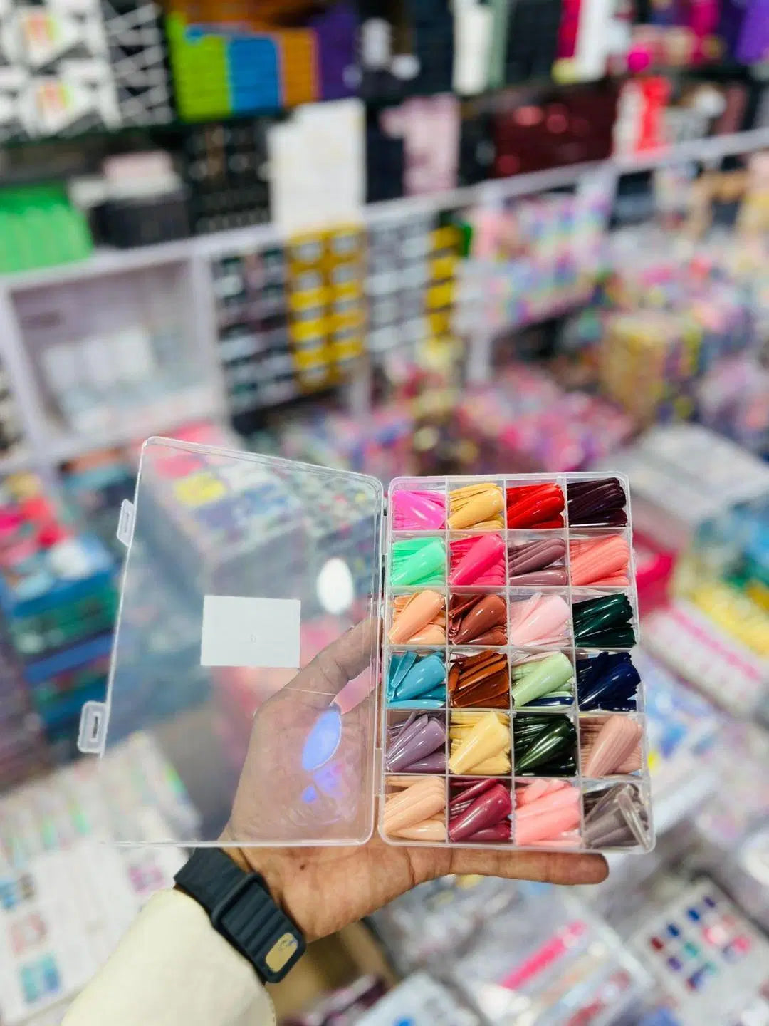 Look Loom professional multicolor fake nails set in clear storage case showing 30 assorted press on nails for salon results